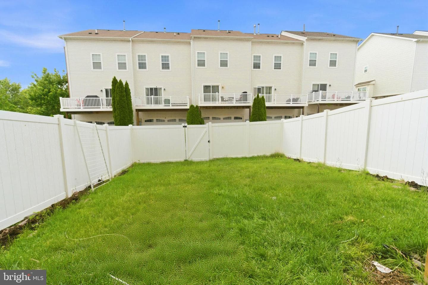 22693 Flowing Spring Square photo 5
