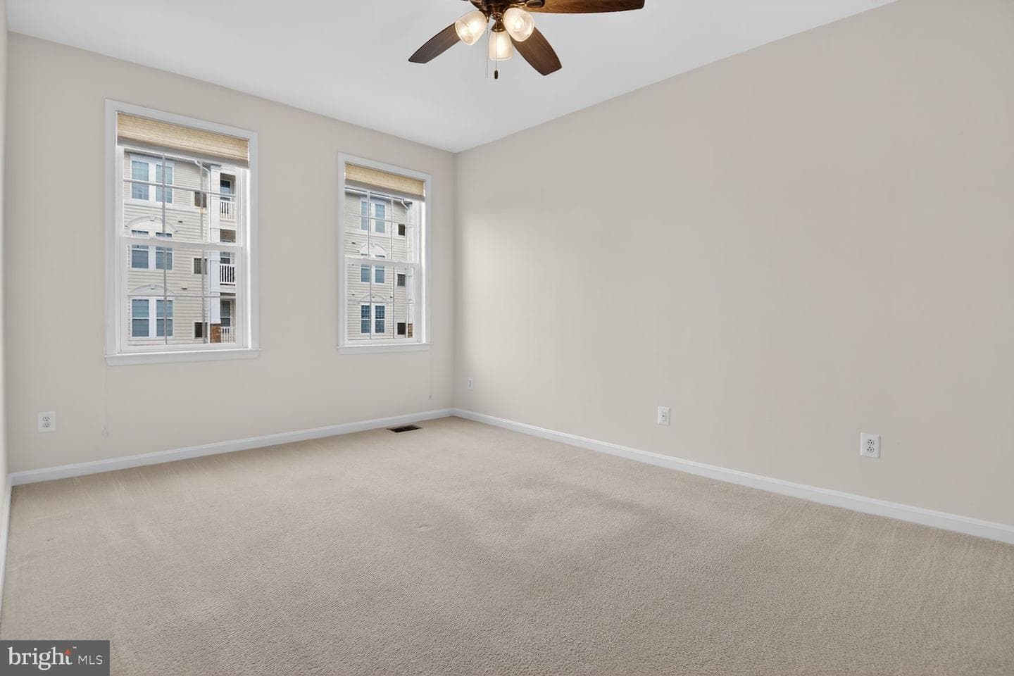 24690 Byrne Meadow Square photo 15
