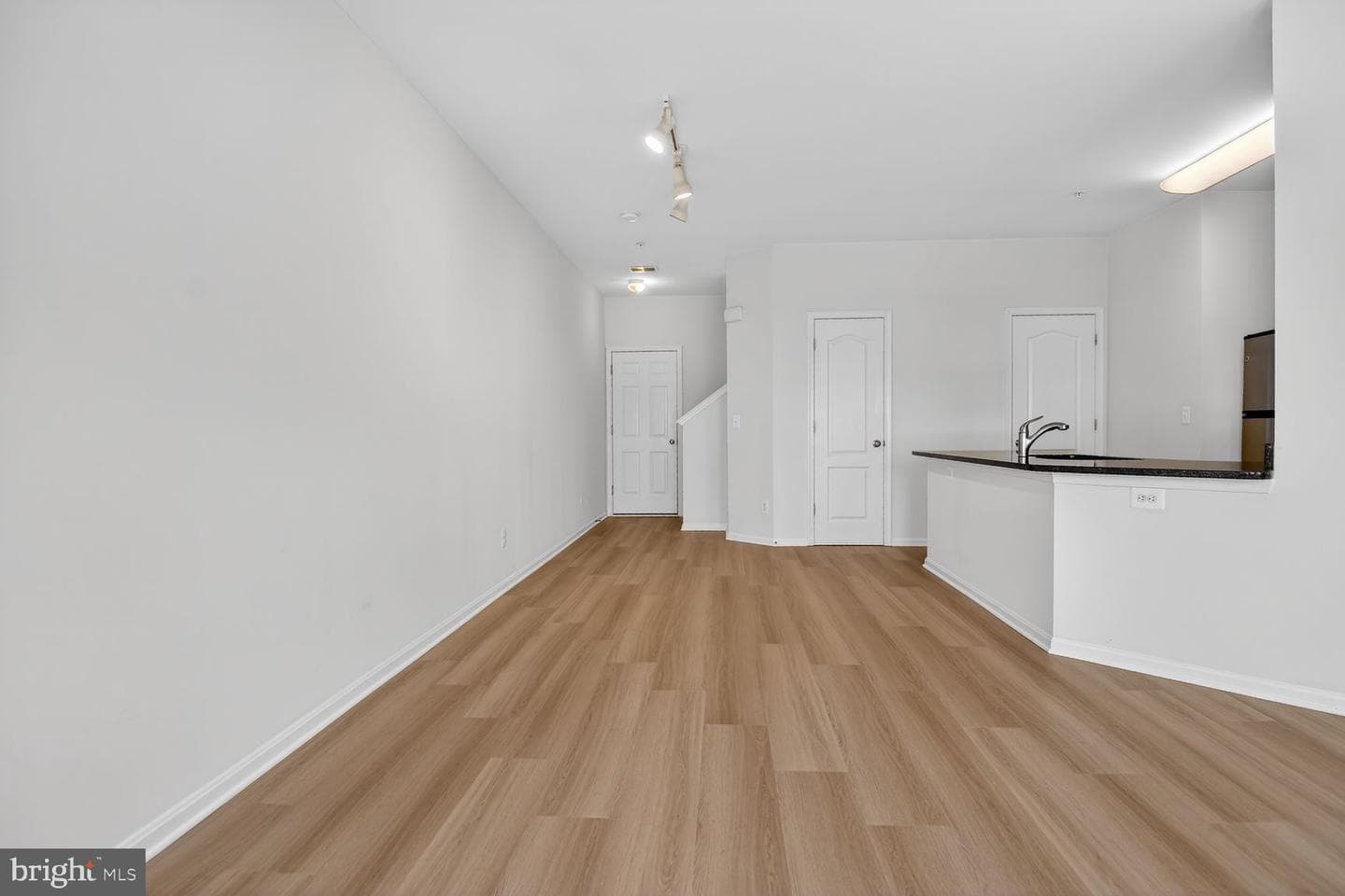 24690 Byrne Meadow Square photo 6