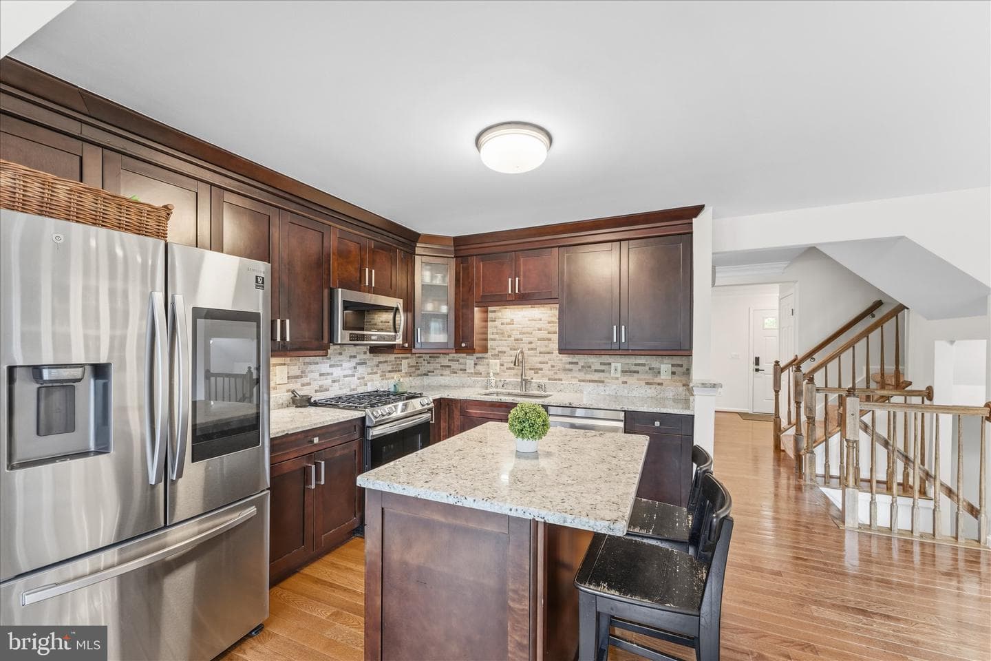 166 Shirley Square SE photo 10