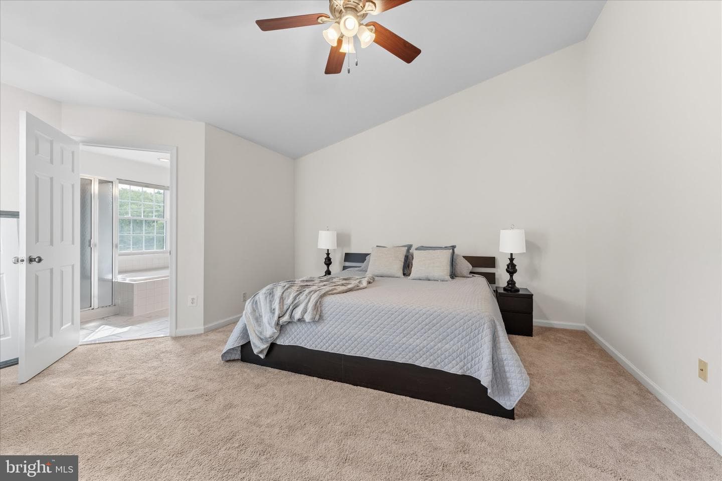 166 Shirley Square SE photo 13