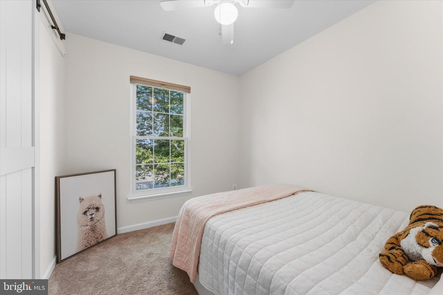 166 Shirley Square SE photo 20