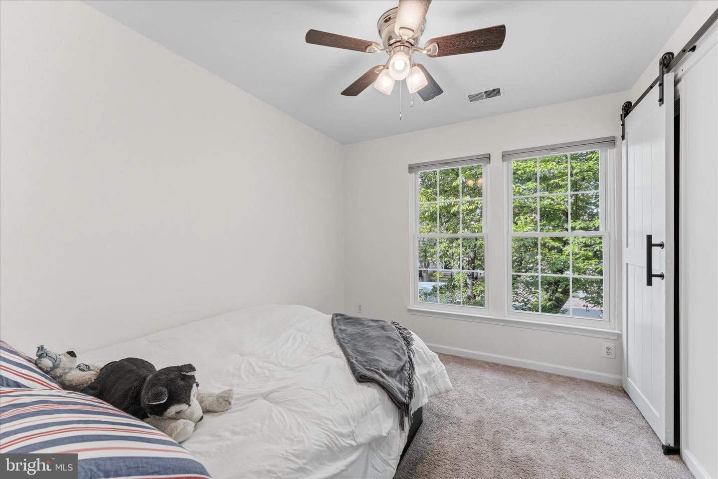 166 Shirley Square SE photo 21