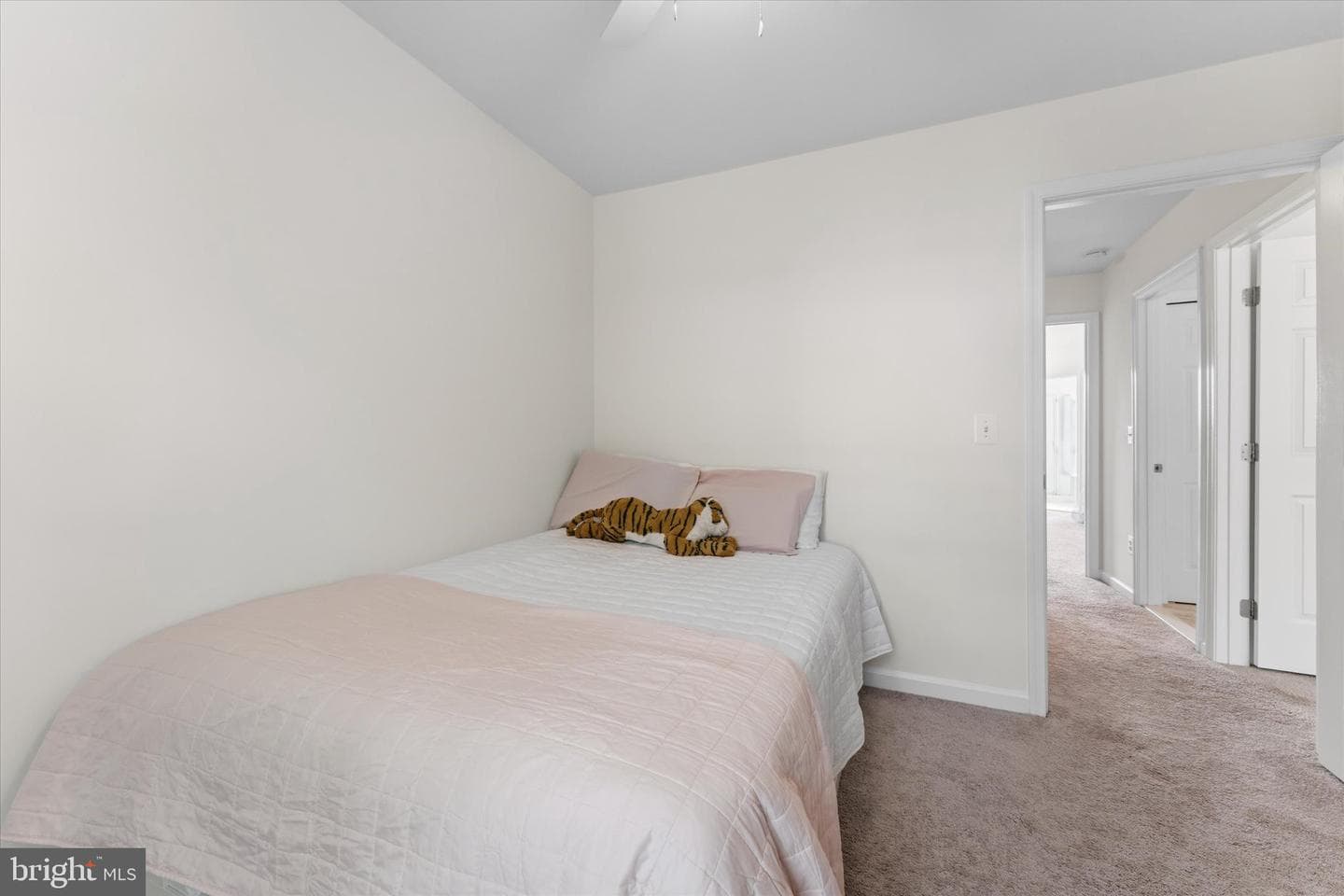 166 Shirley Square SE photo 22