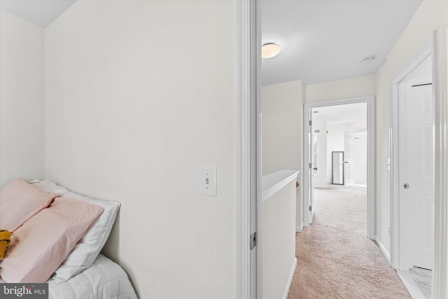 166 Shirley Square SE photo 23