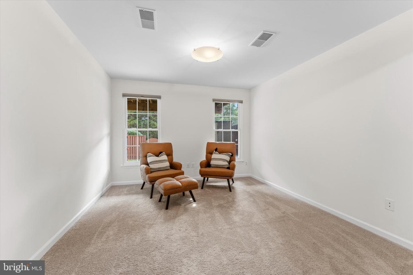 166 Shirley Square SE photo 29