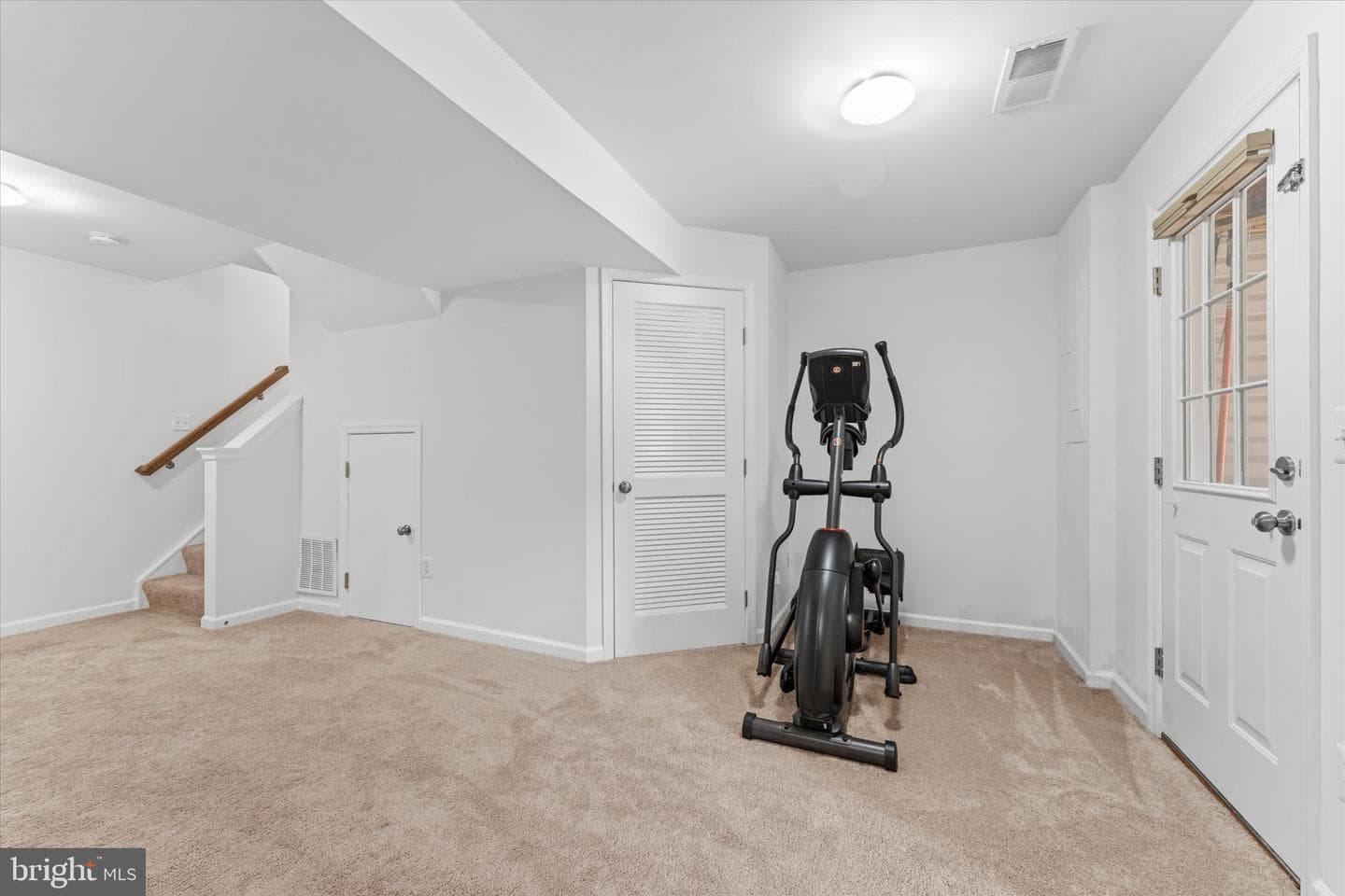 166 Shirley Square SE photo 31