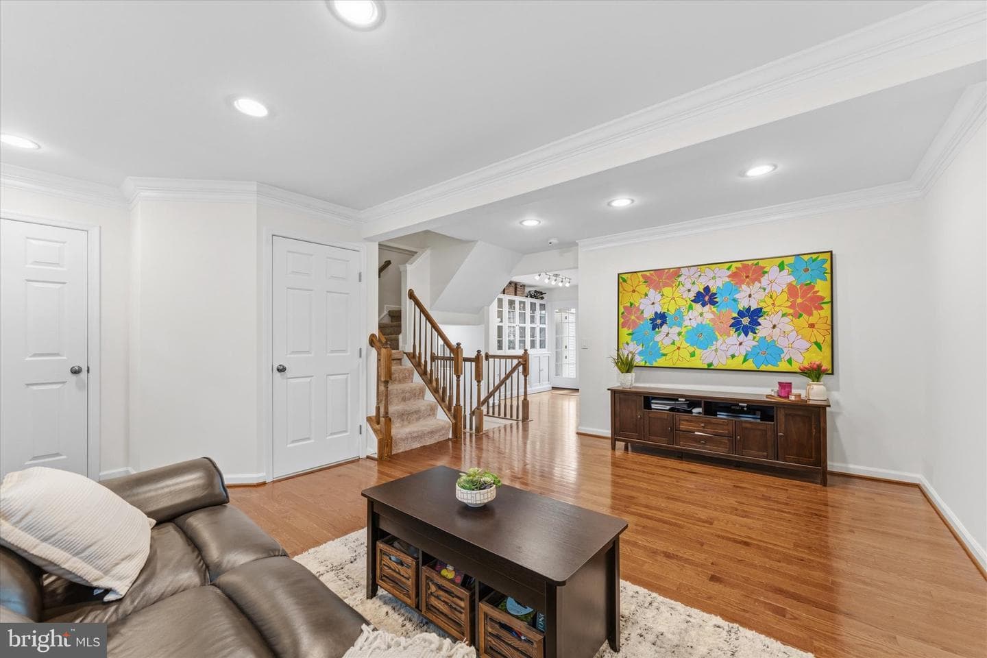 166 Shirley Square SE photo 5