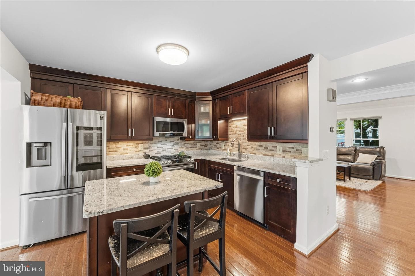 166 Shirley Square SE photo 6