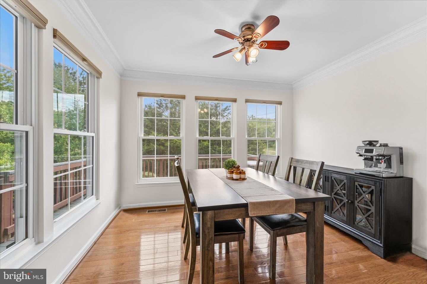 166 Shirley Square SE photo 9
