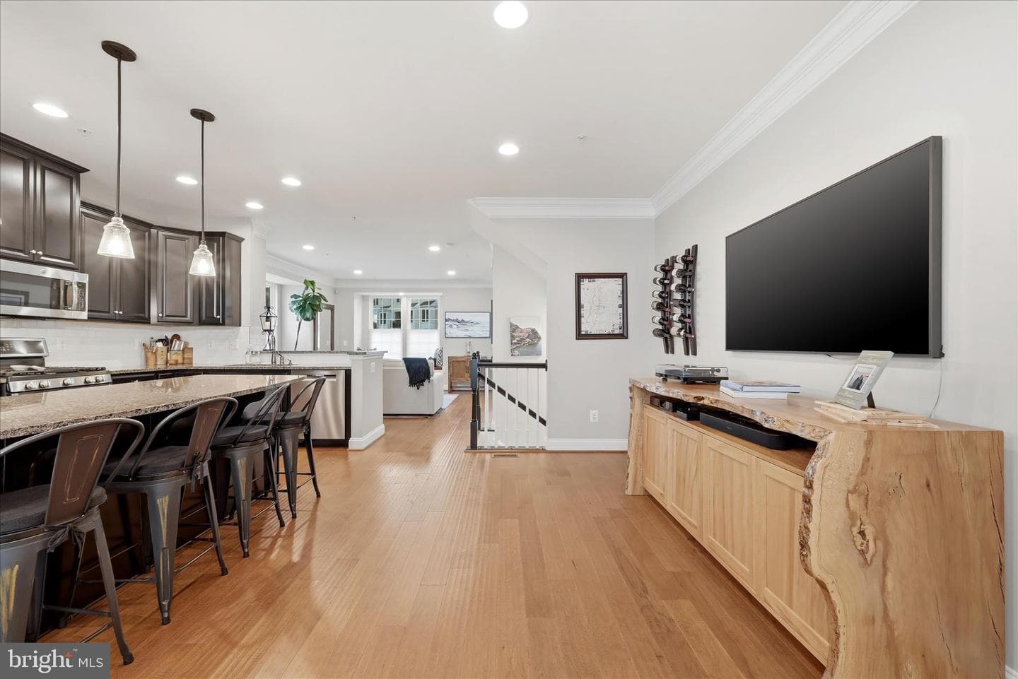 402 Haupt Square SE photo 13