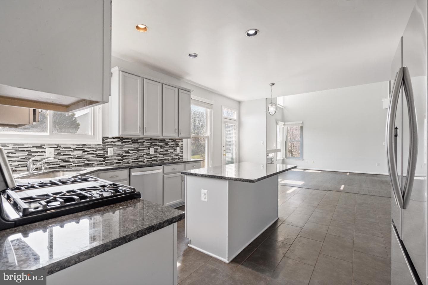 21143 Mayapple Place photo 8