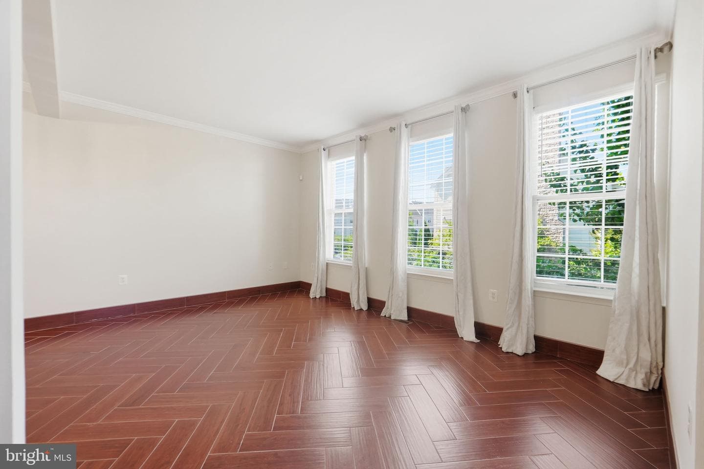 802 Ferndale Terrace NE photo 4