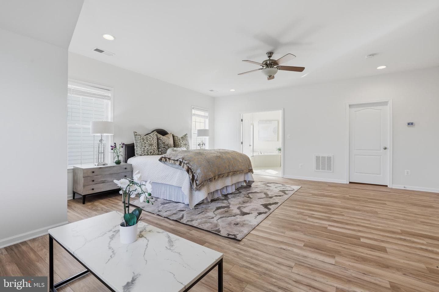 25209 Eisenhower Drive photo 30