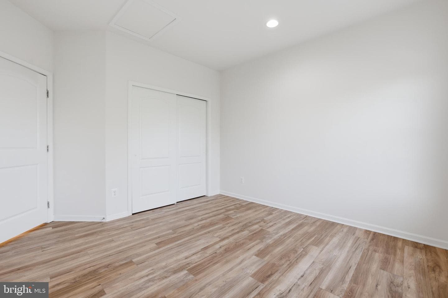 25209 Eisenhower Drive photo 38