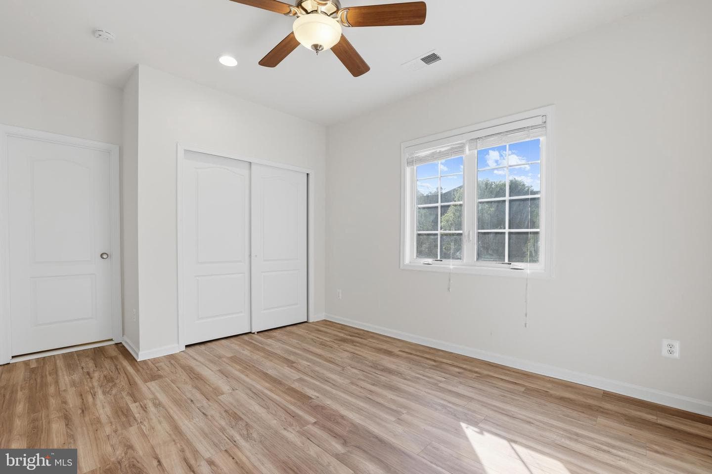 25209 Eisenhower Drive photo 47