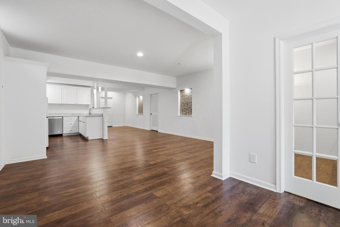 25209 Eisenhower Drive photo 54