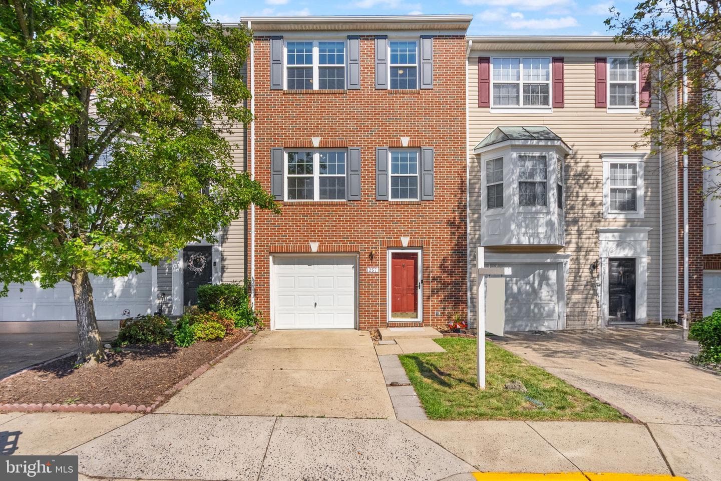 257 Golden Larch Terrace NE