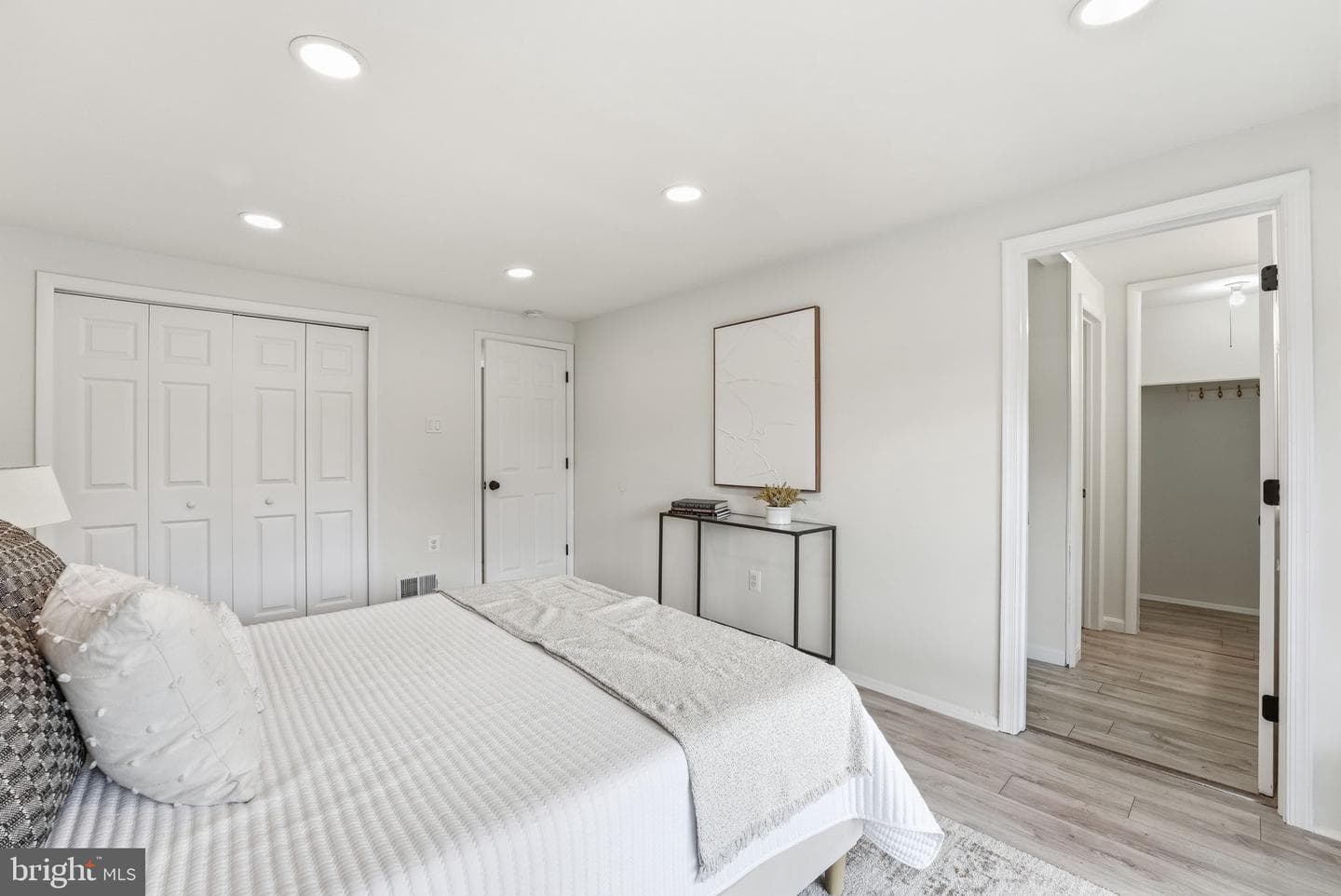 208 Willow Terrace photo 13