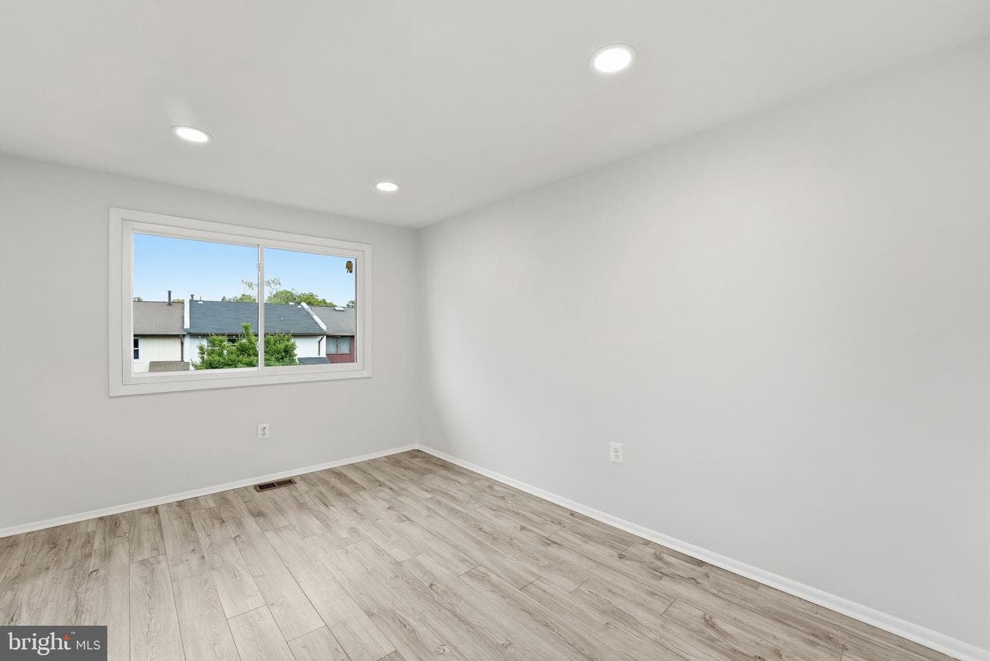 208 Willow Terrace photo 21