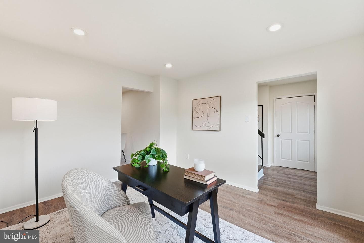 208 Willow Terrace photo 5