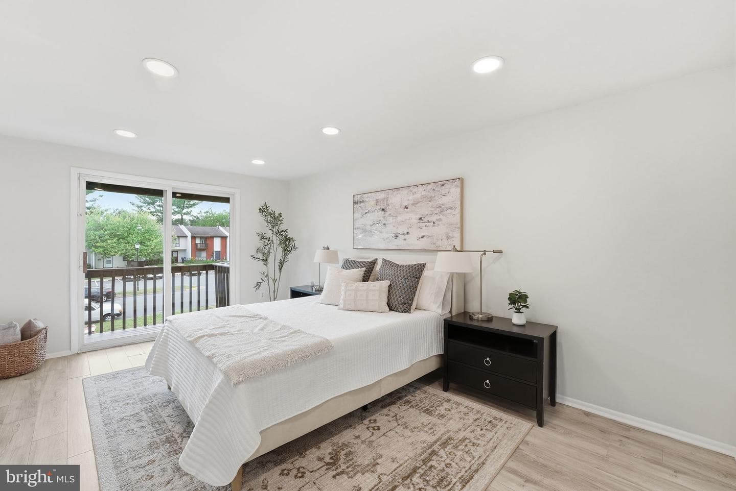 208 Willow Terrace photo 9
