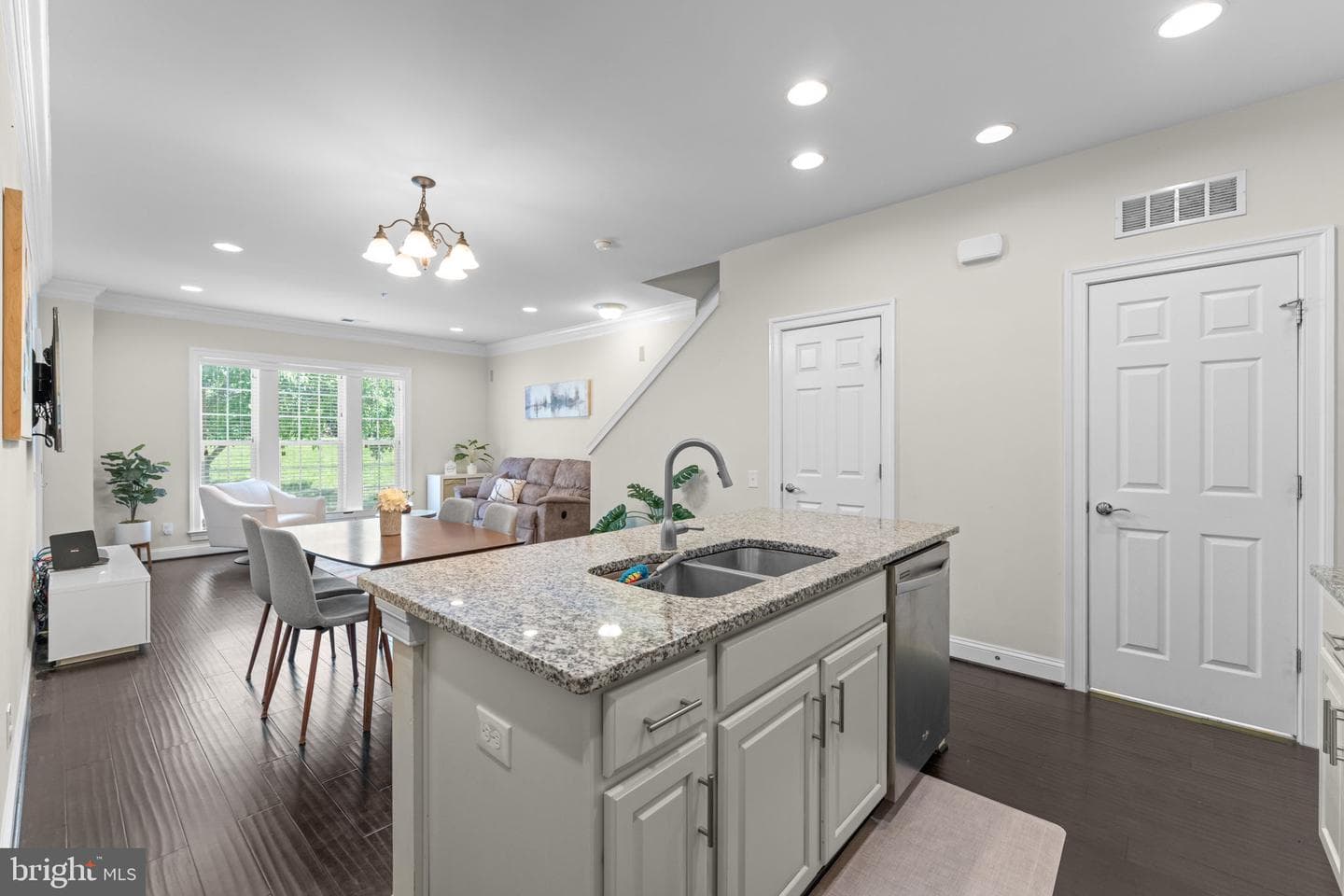 42831 Burrell Square photo 17