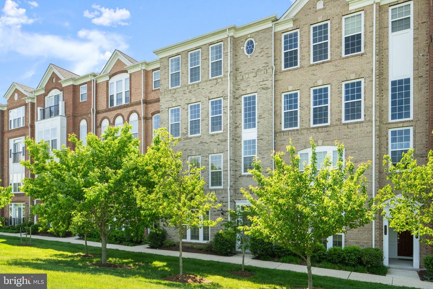 42831 Burrell Square photo 2