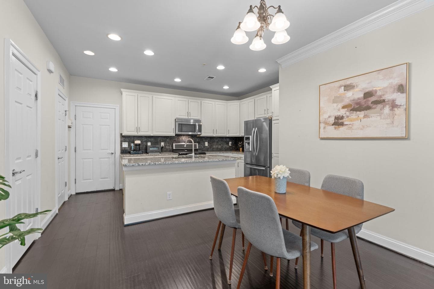 42831 Burrell Square photo 9