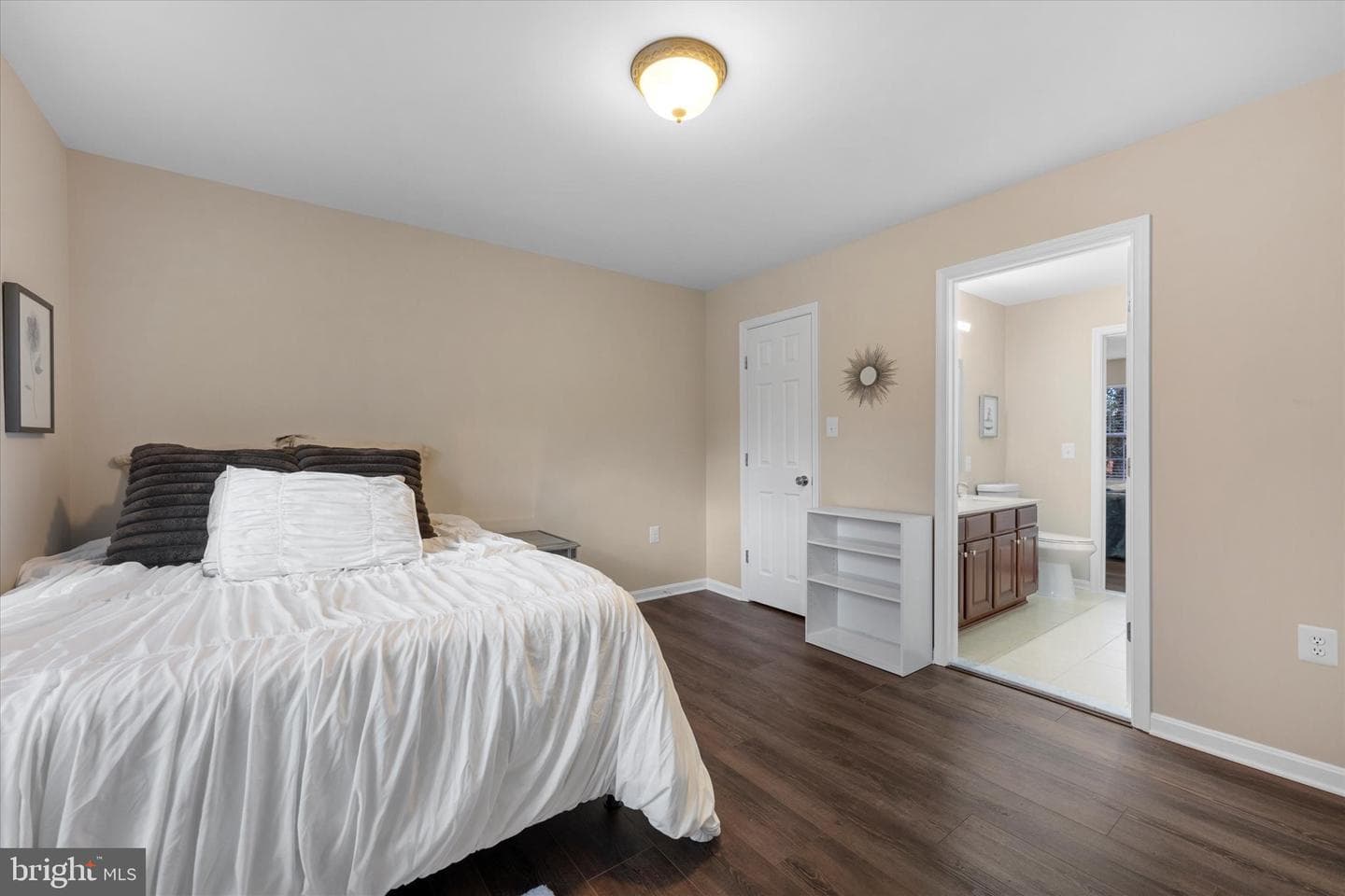913 Strawberry Court photo 37