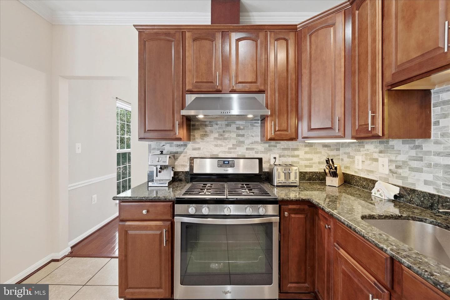624 Newington Place NE photo 14