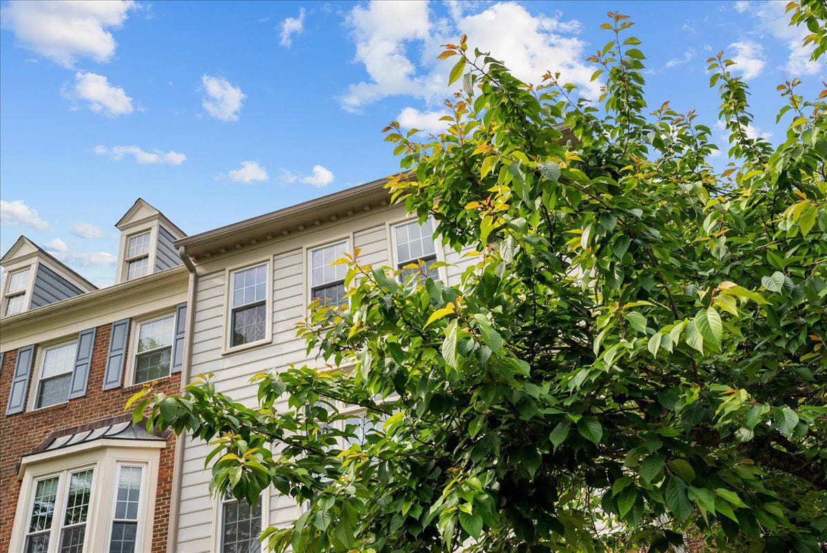 671 Burnside Terrace SE photo 4