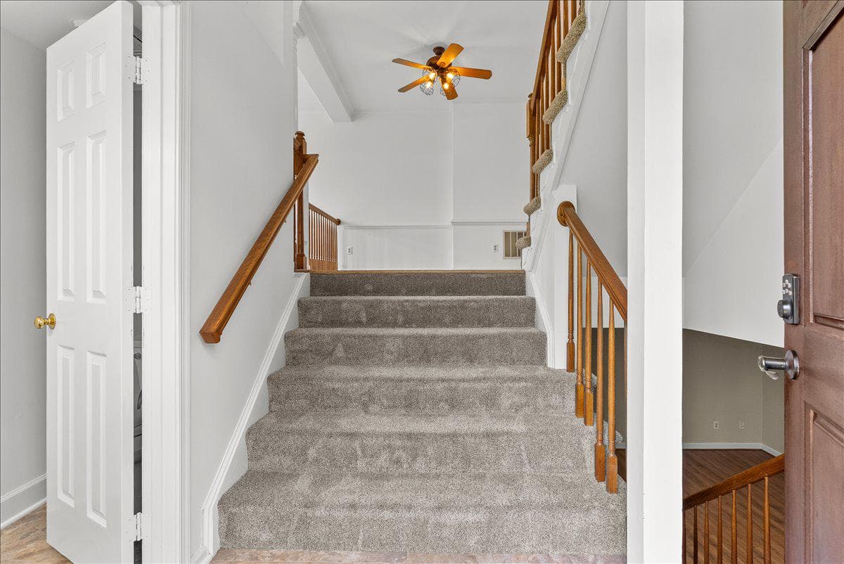 671 Burnside Terrace SE photo 8