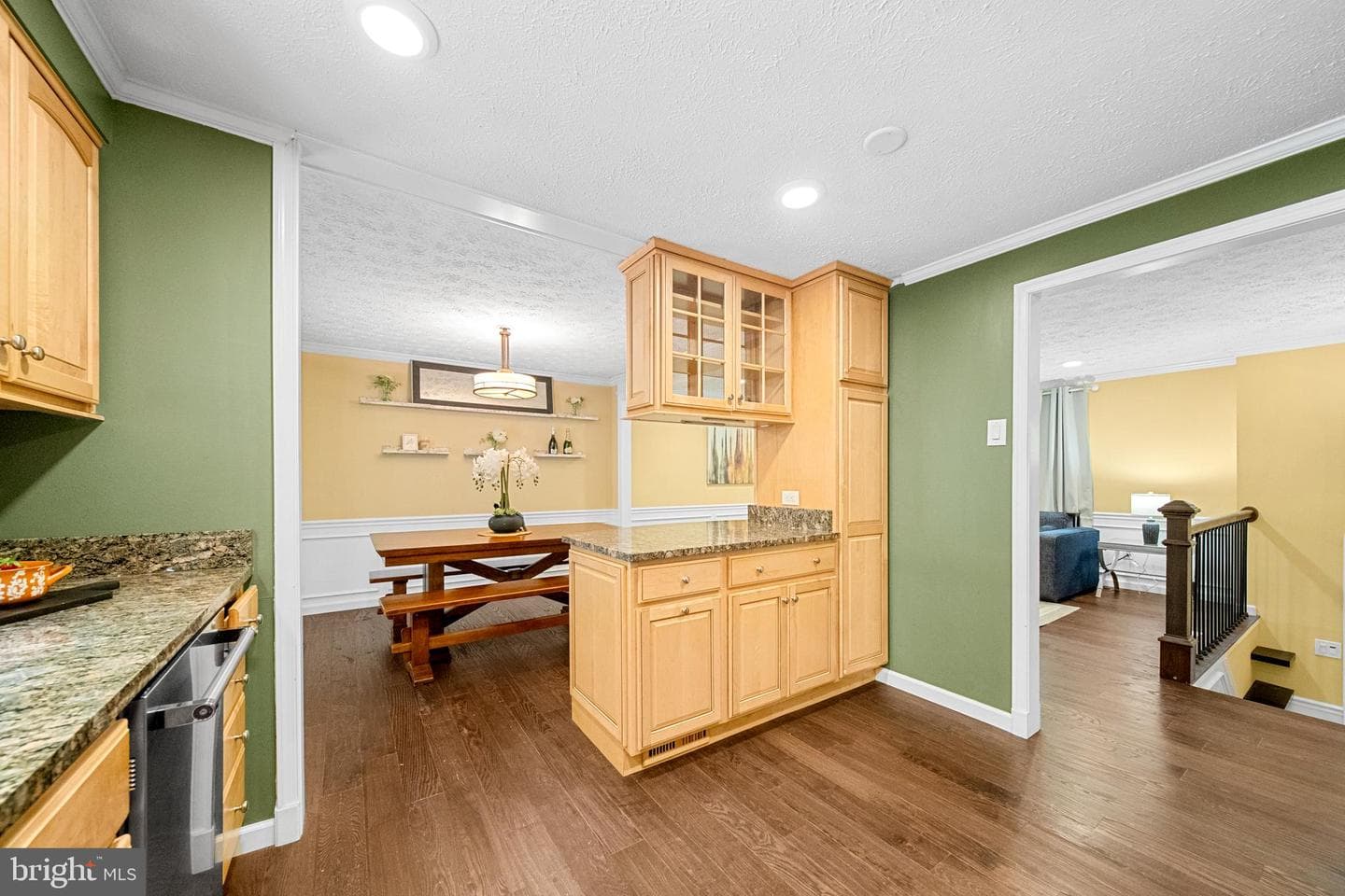 207 Silverleaf Drive photo 9