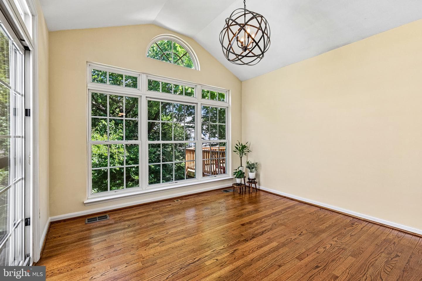 26071 Nimbleton Square photo 17