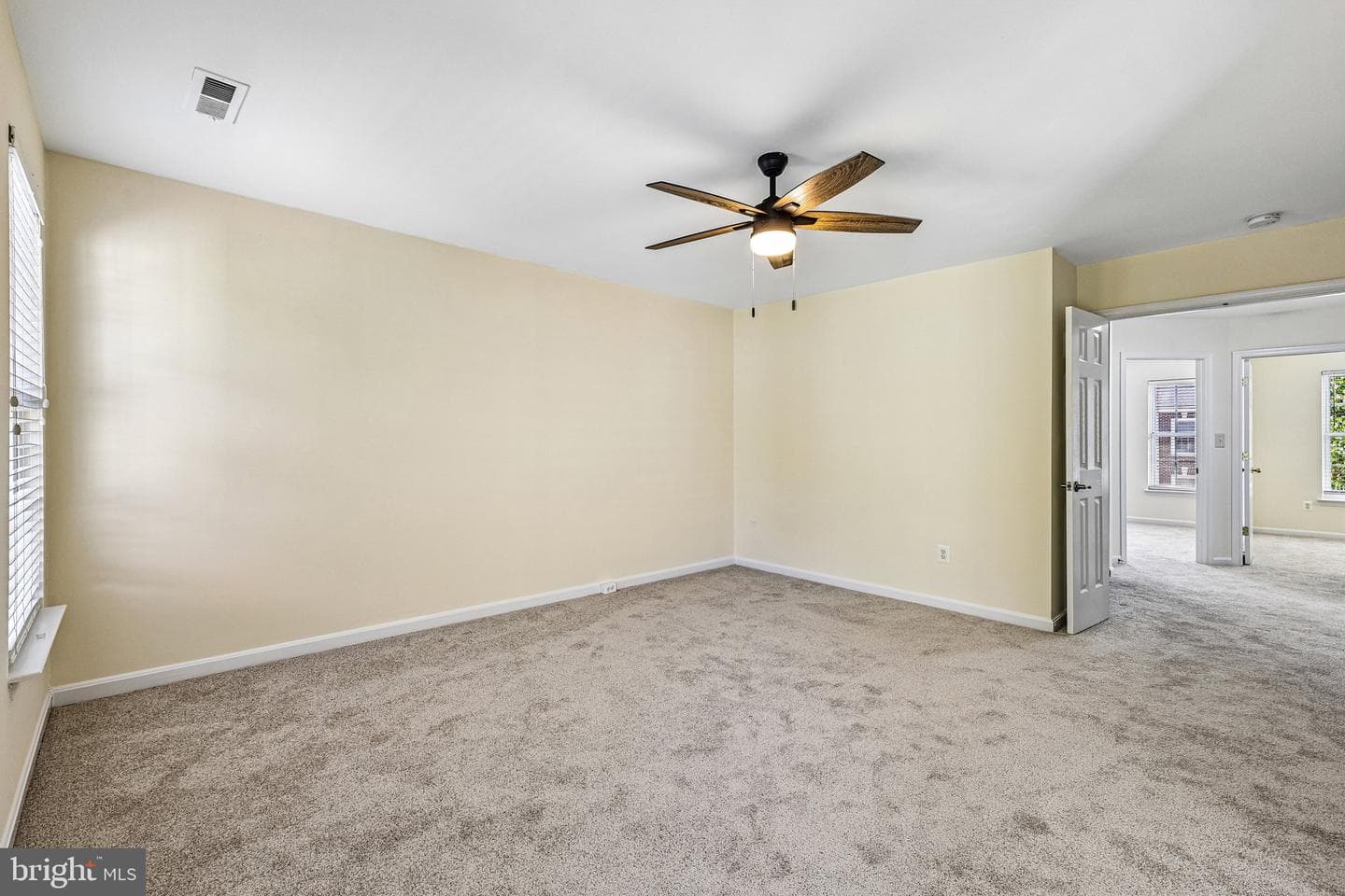 26071 Nimbleton Square photo 27