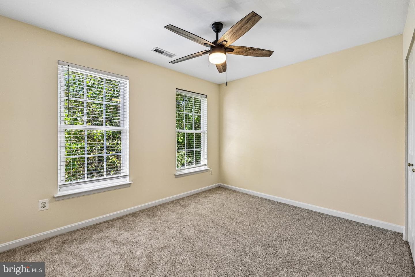 26071 Nimbleton Square photo 34