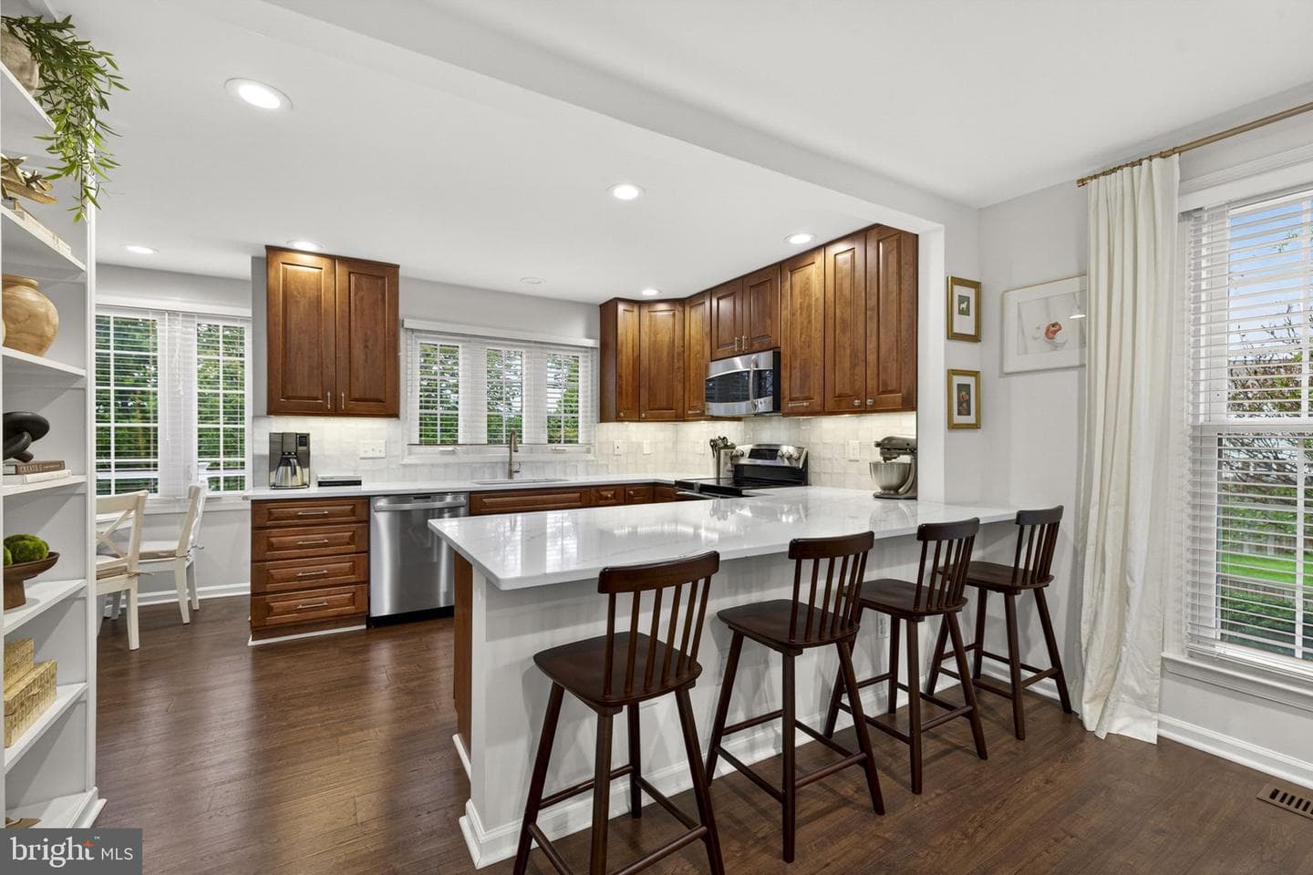 34 Linden Hill Way SW photo 3
