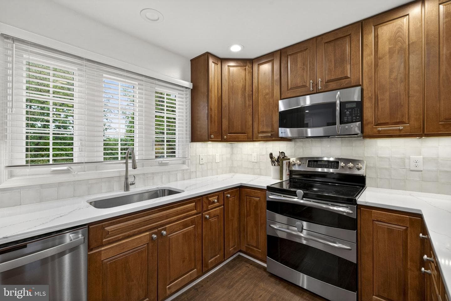 34 Linden Hill Way SW photo 37