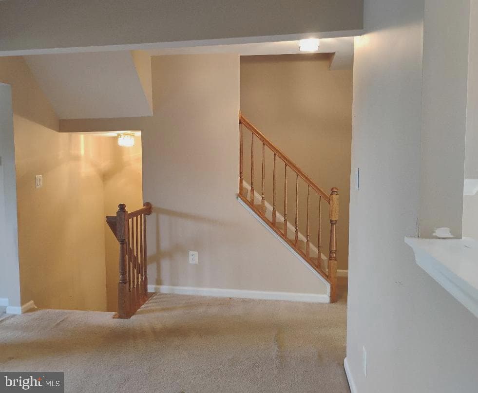 818 Vanderbilt Terrace SE photo 2