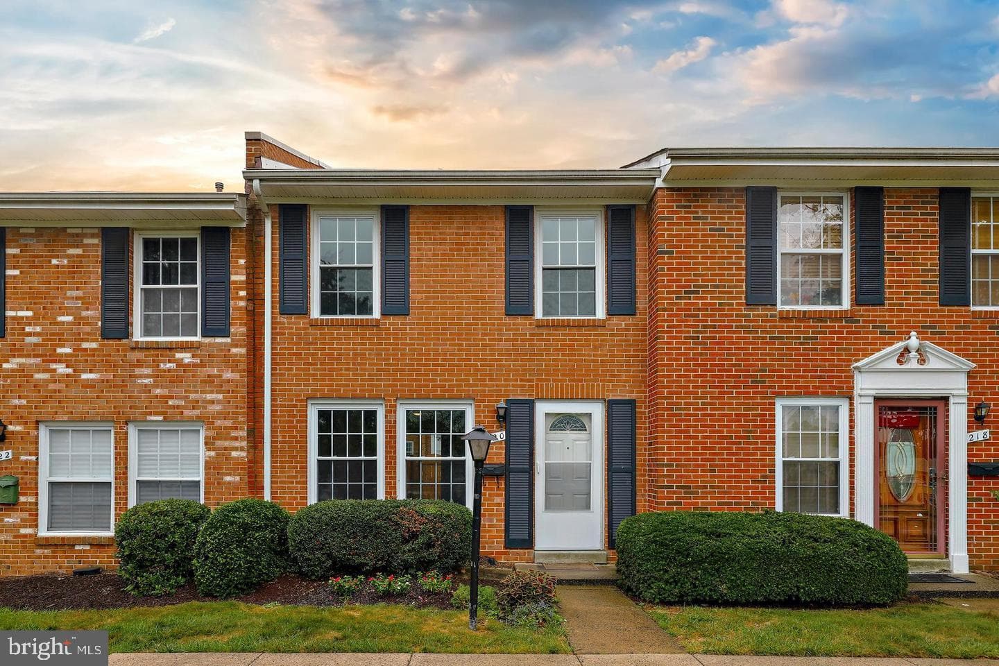 220 N Sterling Boulevard, Sterling