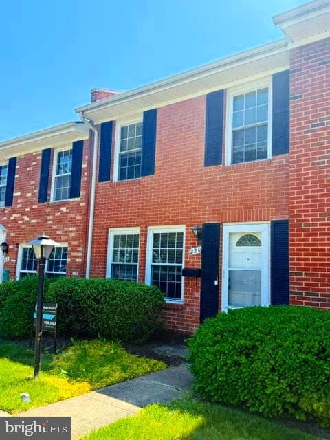 220 N Sterling Boulevard, Sterling