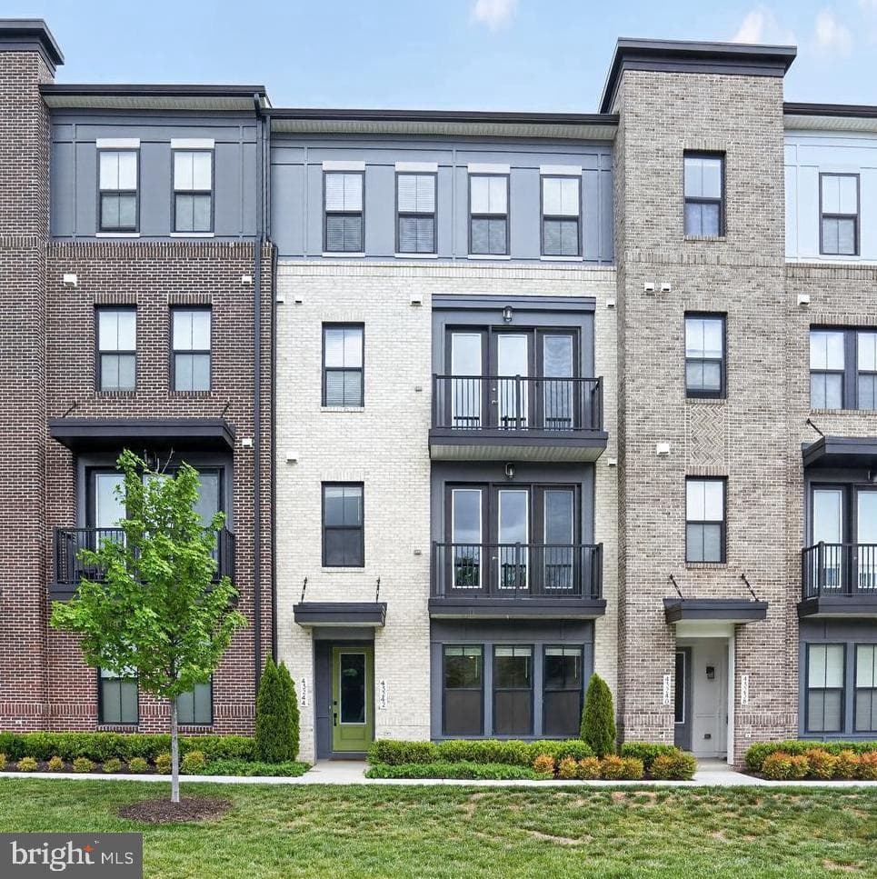 43242 Farringdon Square, Broadlands