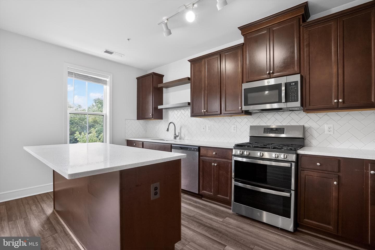 43242 Farringdon Square photo 14