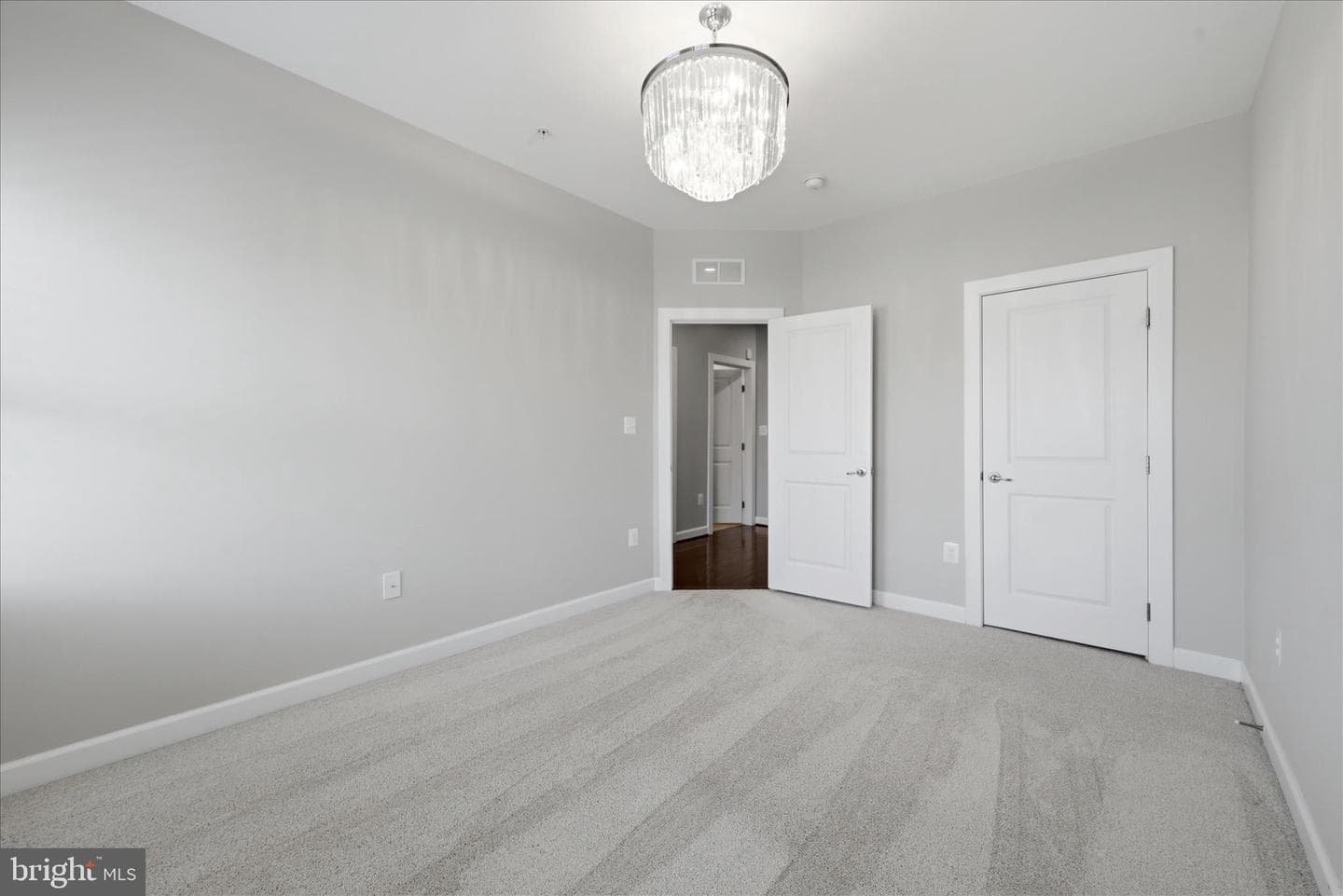 20668 Duxbury Terrace photo 39