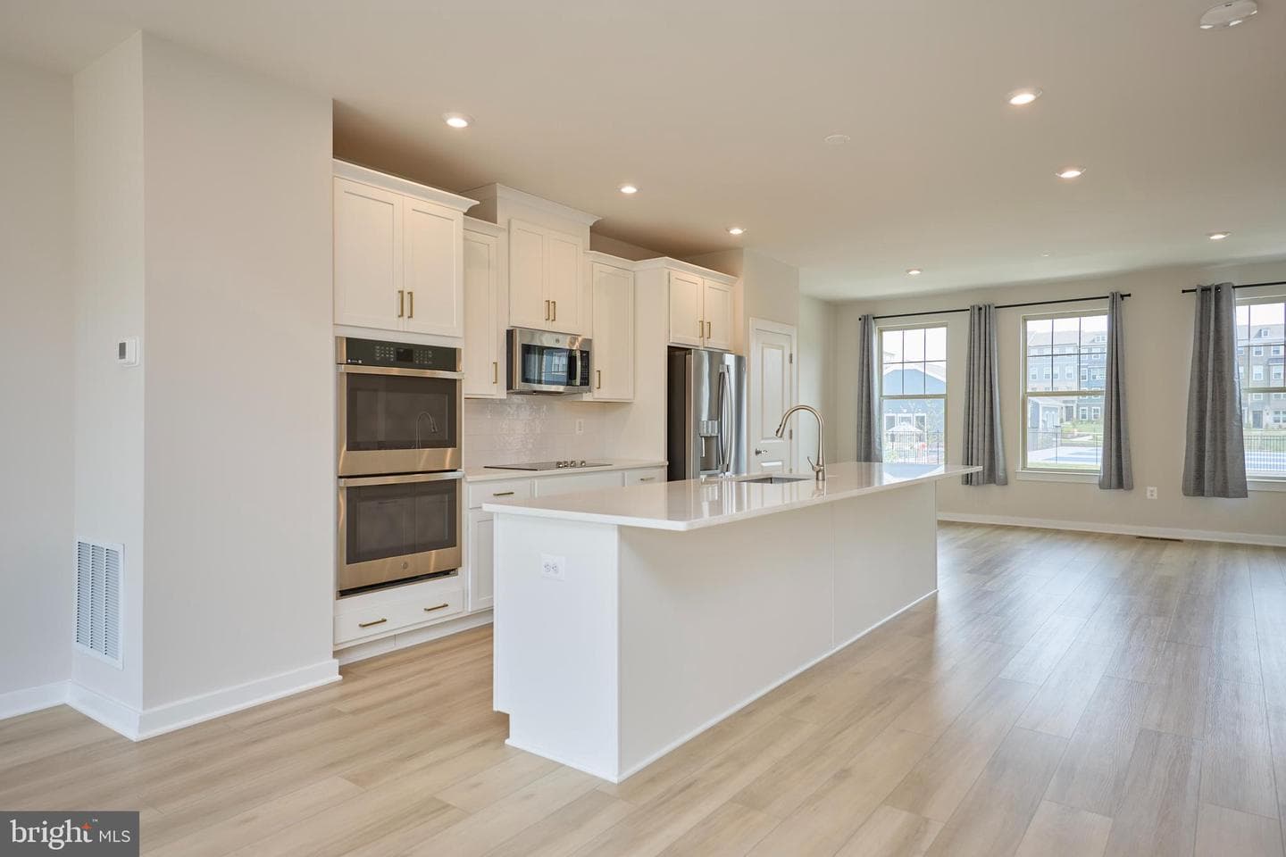 1035 Venifena Terrace SE photo 11