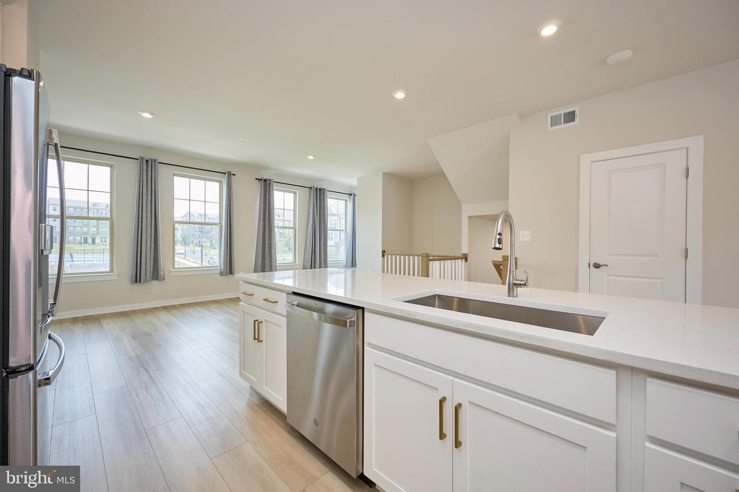 1035 Venifena Terrace SE photo 12