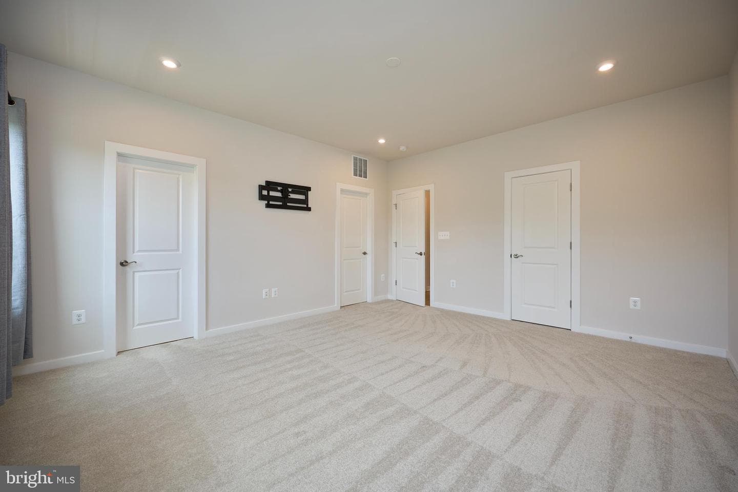 1035 Venifena Terrace SE photo 17