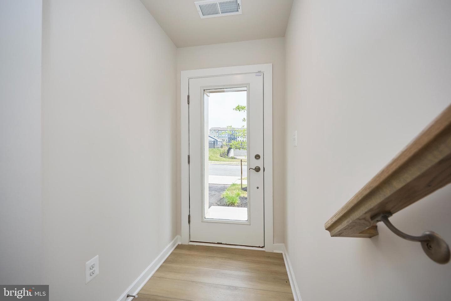 1035 Venifena Terrace SE photo 4