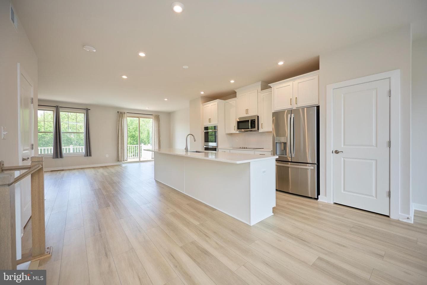 1035 Venifena Terrace SE photo 6